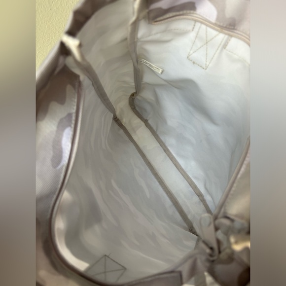 PINK Victoria’s Secret tote bag/backpack - Picture 7 of 7